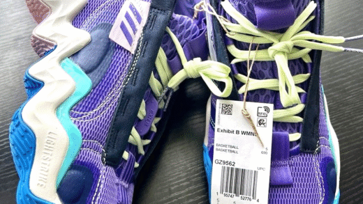 Кросівки adidas для жінок