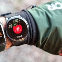 Годинники Fitbit і Polar для бігу