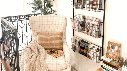 Затишний reading nook з м'яким кріслом та освітленням