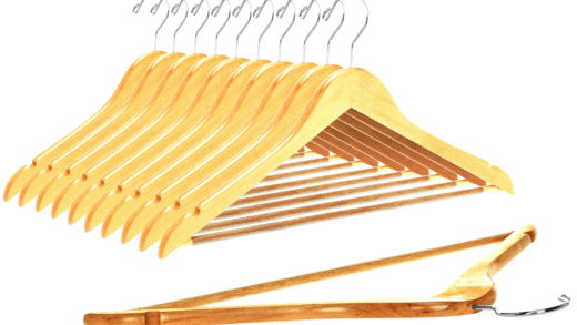 Дерев'яні вішалки в інтер'єрі