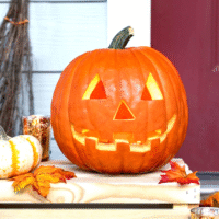 Гарбуз з різьбленням