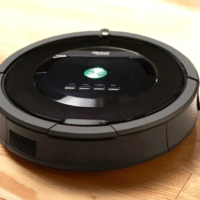 Робот-пилосос Roomba в дії