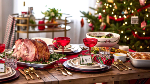 Різдвяна вечеря з традиційними стравами
