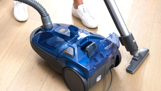 Пилосос Kenmore в дії