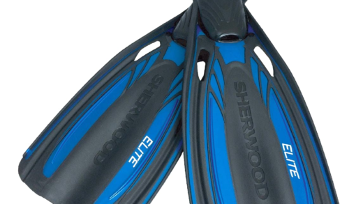 Плавники для дайвінгу на пляжі