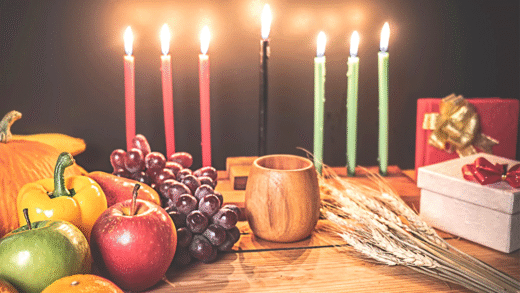 Святкування Кванза з традиційними символами