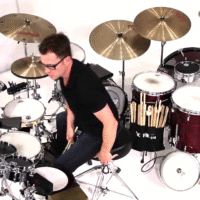 timbale drum sets на сцені