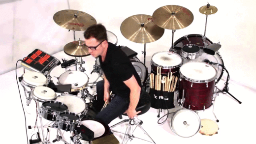 timbale drum sets на сцені