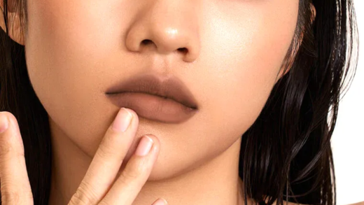 Маронова помада з популярними відтінками