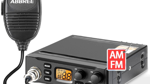 Високоякісні CB радіостанції на фоні дороги